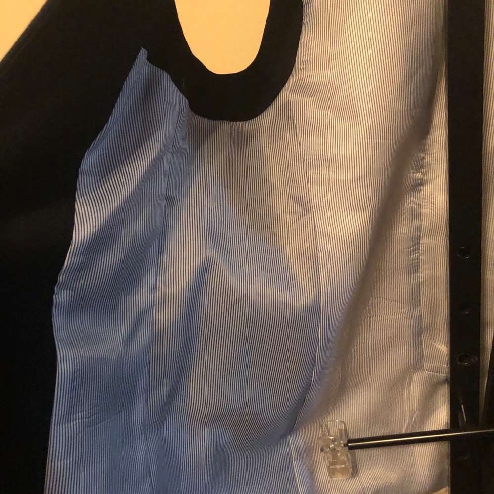 Vest - Picture 3 of 5